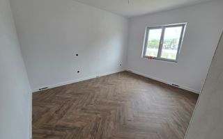 Casă 4 cam,2 băi,terasă acoperită,500mp.teren,gard,pavaj. - Poză 9