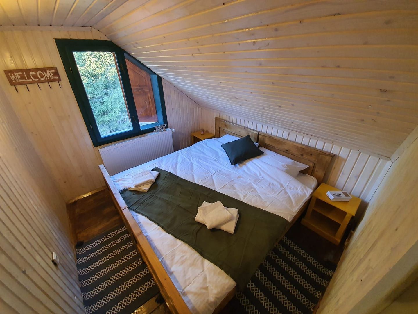 Cabană de vânzare-complet utilată, ideală pentru regim hotelier. - Poză 14