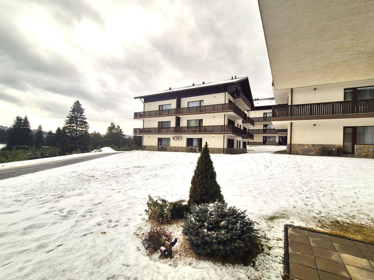 Apartamente în vilă construite în 2024, cu priveliște spre Postăvaru. - Poză 3