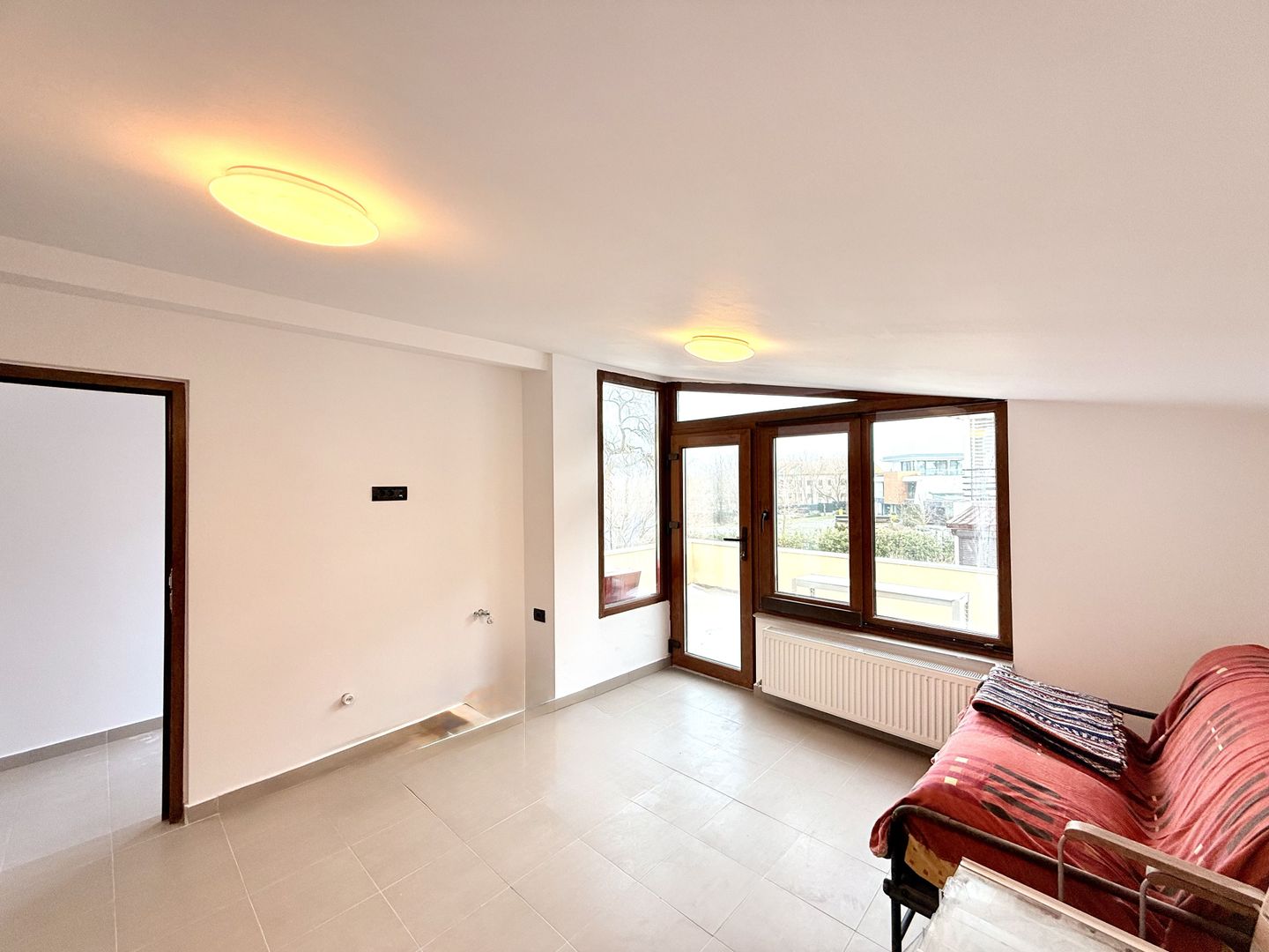 Doua etaje in vila pe malul lacului Grivita birouri rezidential - Poză 14