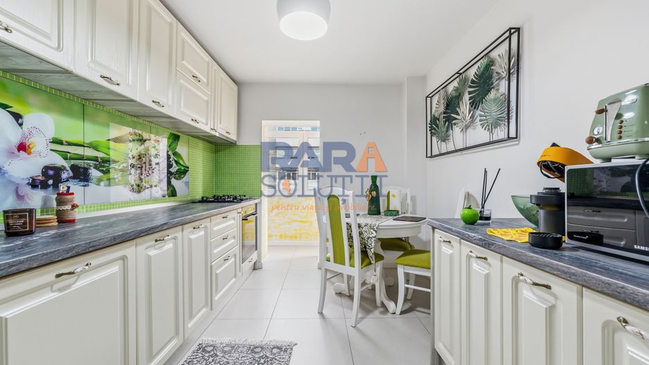 Apartament spațios cu 4 camere - renovat modern, mobilat și utilat - Poză 1