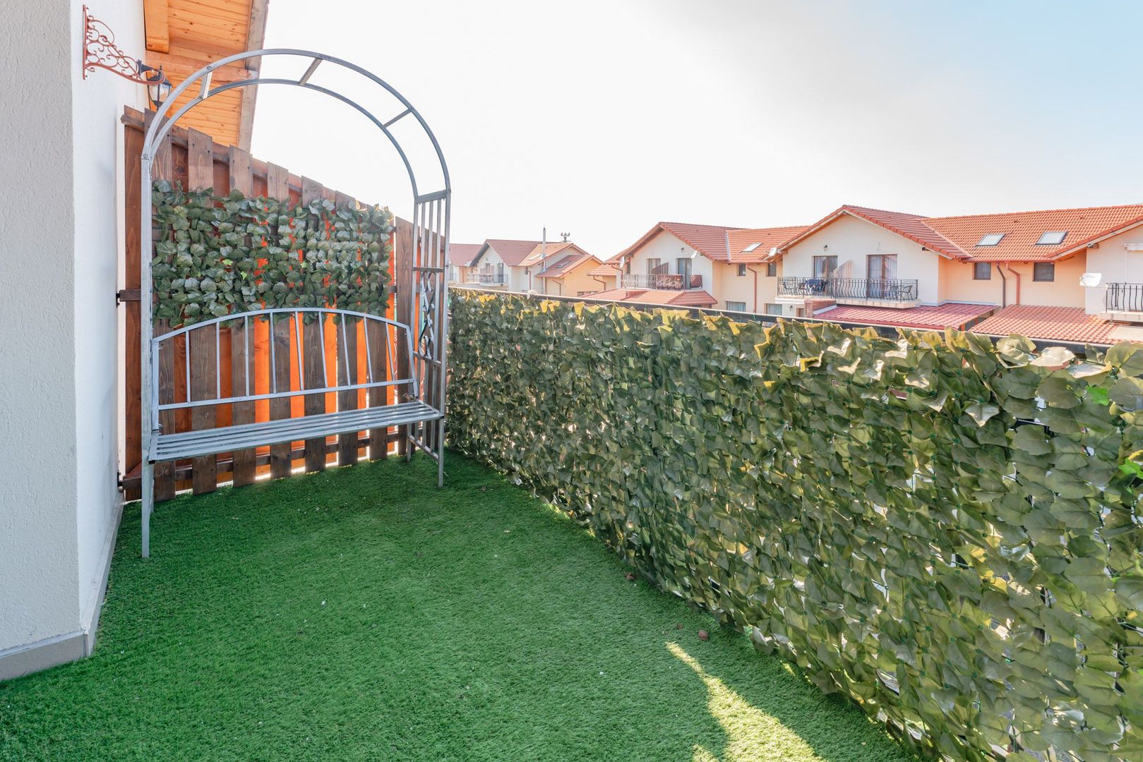 Casa insiruita compusa din 4 camere in Sanpetru - Poză 20