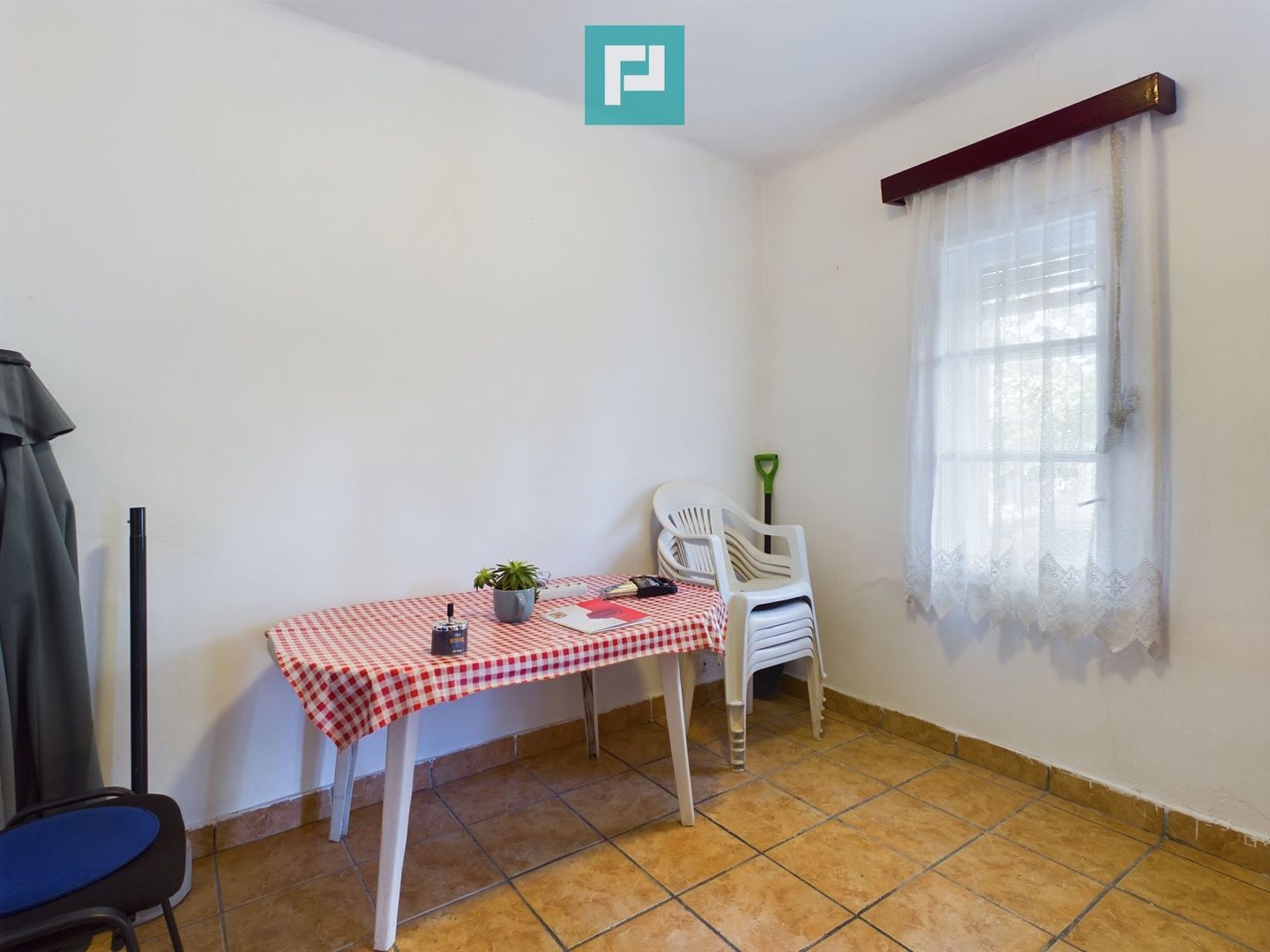 Casă cu 4 camere de vânzare în Sega - Poză 6