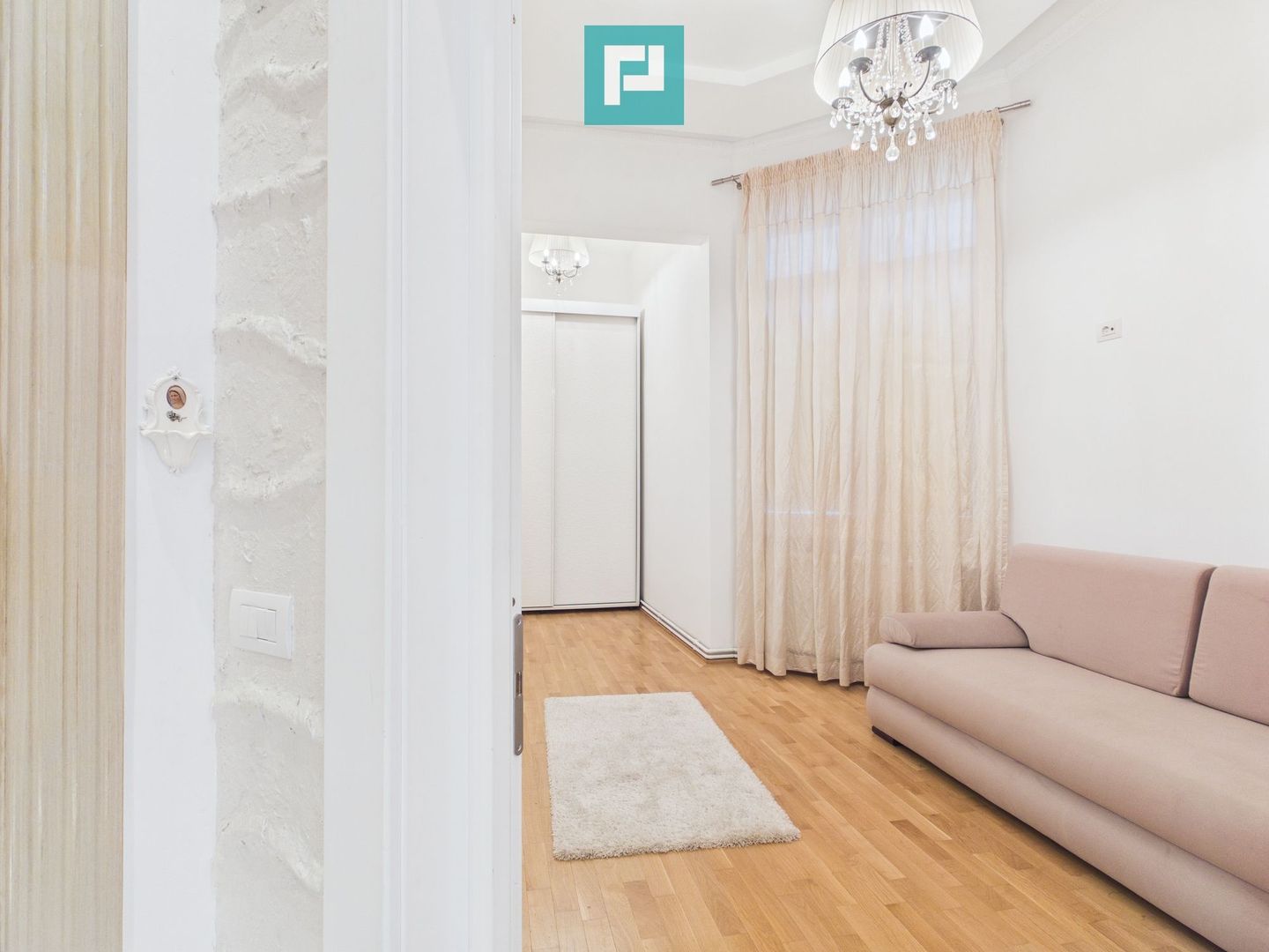 Apartament deosebit în clădire istorică central - Poză 25