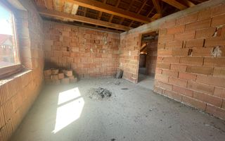 Casă 5 Camere | 100 MPU |Teren 300 MP | Cristian - Poză 1