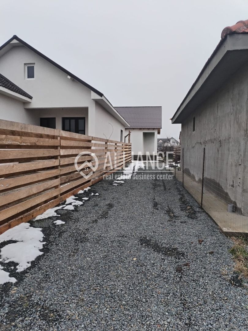 Lumina(cod04)-Casa 3 camere 95 mp - Poză 4