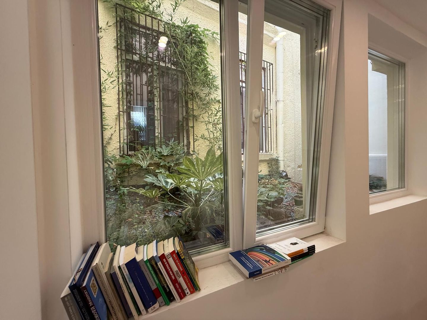 Vilă elegant renovata pentru business de prestigiu - Poză 18