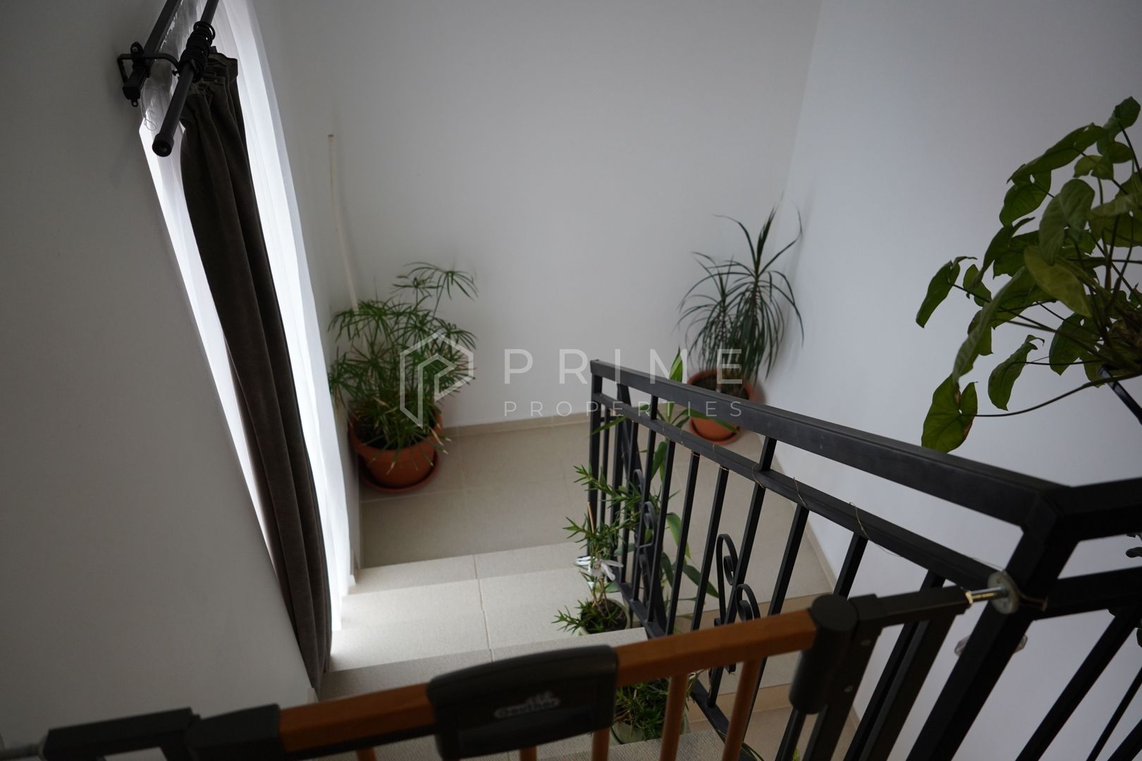 Casă familială spațioasă în zonă liniștită | Sângeorgiu de Mureș | - Poză 12