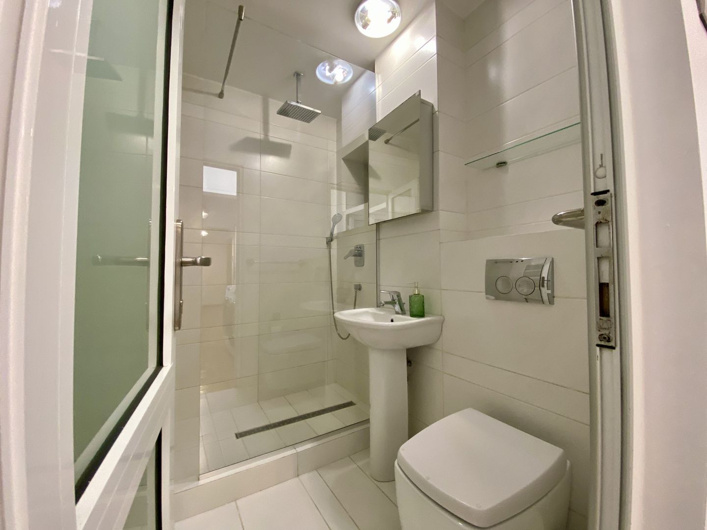 Apartament cu 3 camere in Centrul Civic - Poză 18