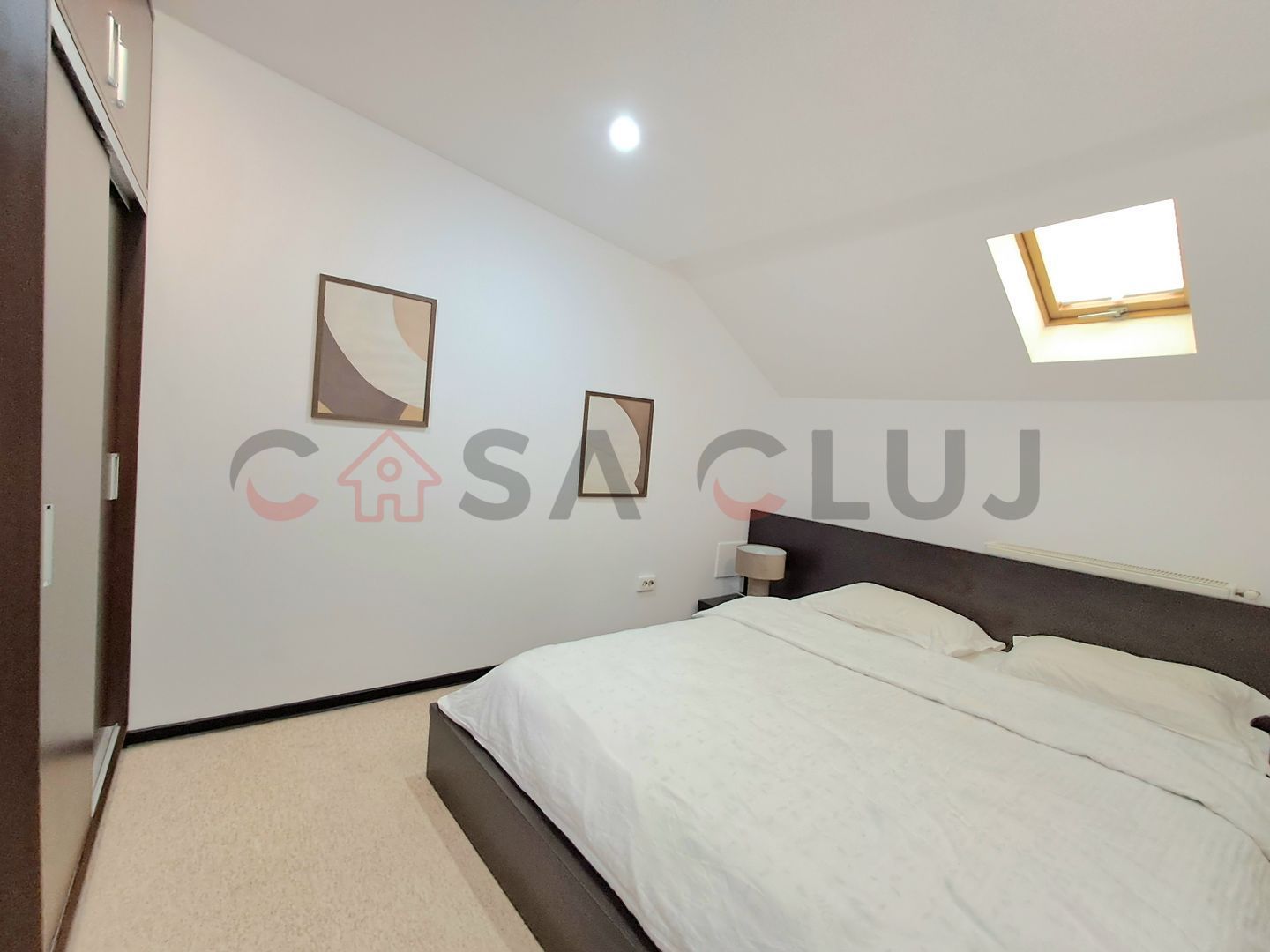 Apartament la  Curte Comuna, Terasa, Zona Centrală!! - Poză 9
