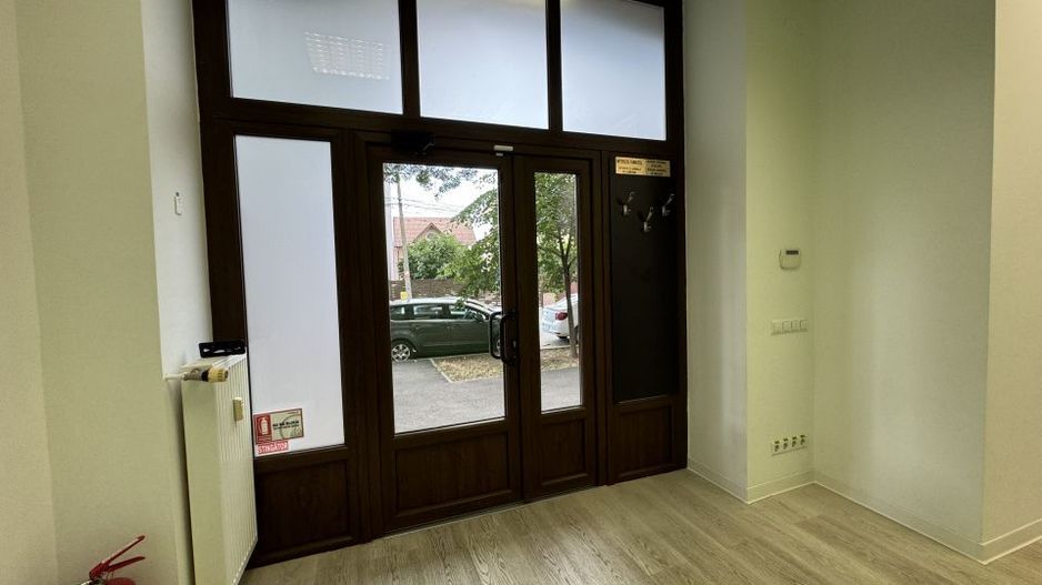 Spatiu servicii, birouri, Zona Modern. Comision 0 - Poză 21