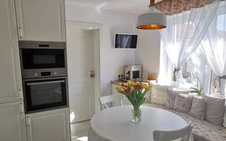 Casă premium, 500 mp teren, finisaje de lux, șemineu & garaj – Sibiu - Poză 3