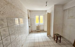 Apartament 3 camere, decomandat, zona Liceului Sportiv - Poză 4