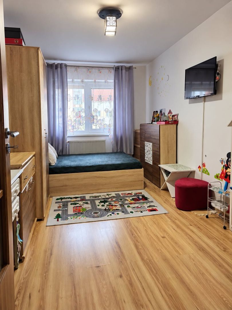 APARTAMENT 3 CAMERE DE VÂNZARE | 68 MP - Poză 2