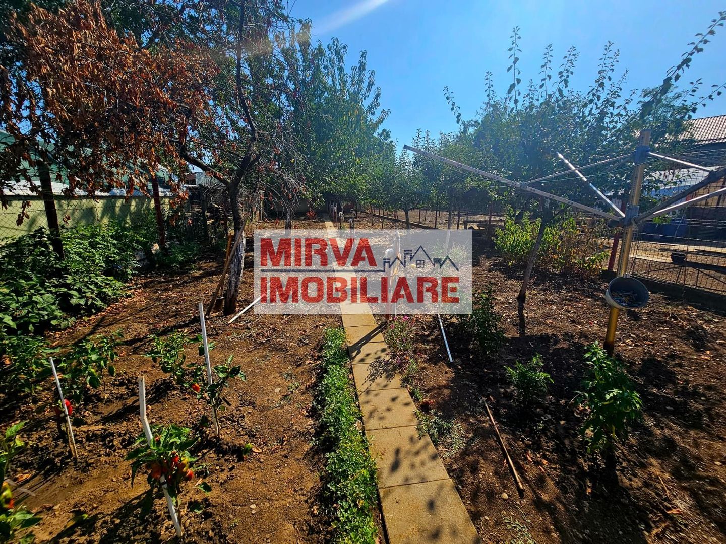 🏡 Casă spațioasă cu 9 camere în Strejnicu – pentru locuință, birouri - Poză 26