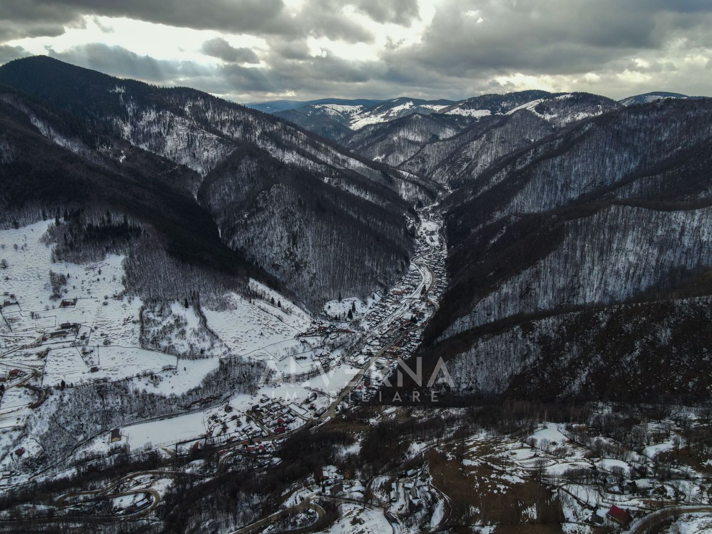 Teren constructii 4150mp, sat Plopi, Valea Ierii - Poză 5