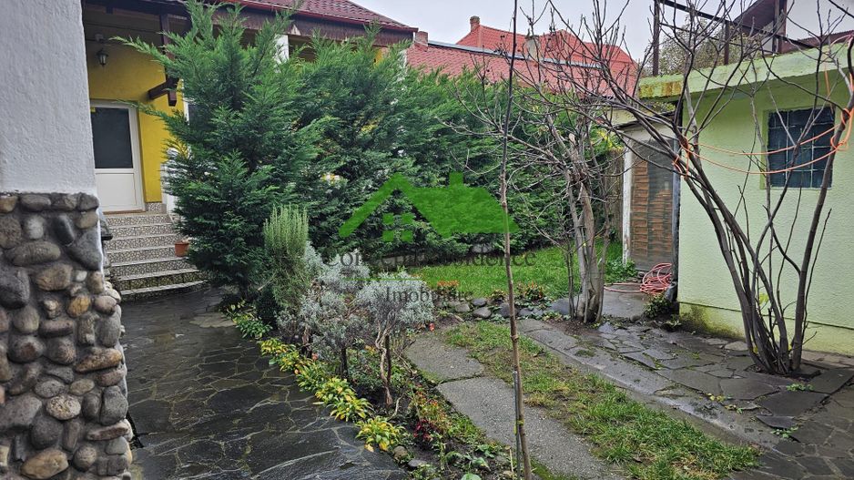 🏡 Casă cu demisol, parter și mansardă – Str. Victoriei, zonă centrală - Poză 1