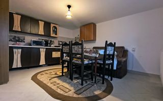 Casa de vânzare în Malu cu Flori- liniște, natura și aer curat! - Poză 8