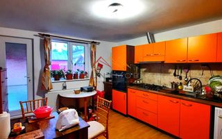 Casa P+M, 3 camere, central, teren 313 m2, zona linistita, Breaza, PH - Poză 4