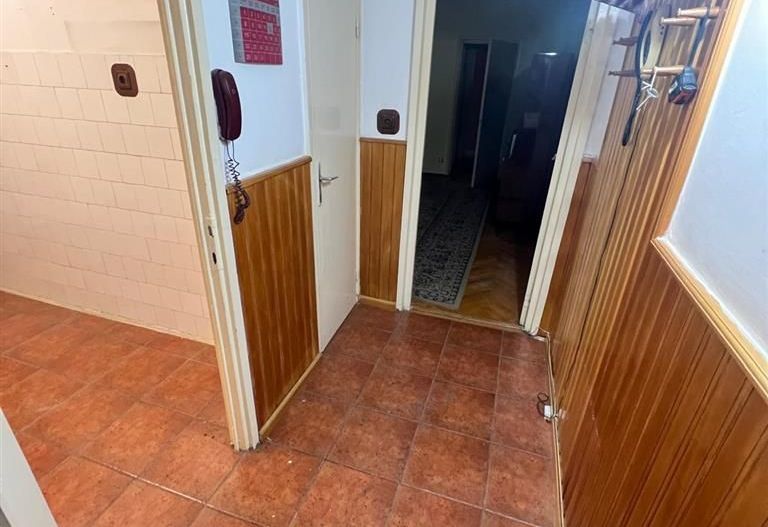 2 cam Girocului parter inalt  cu balcon - Poză 12