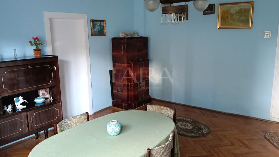Apartament 3 camere ultracentral, curte si pod mansardabil. - Poză 1