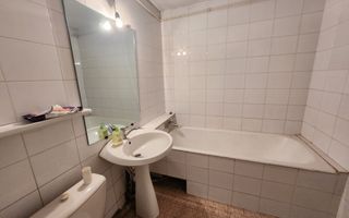 De vanzare apartament 3 camere, Cetate - Poză 11