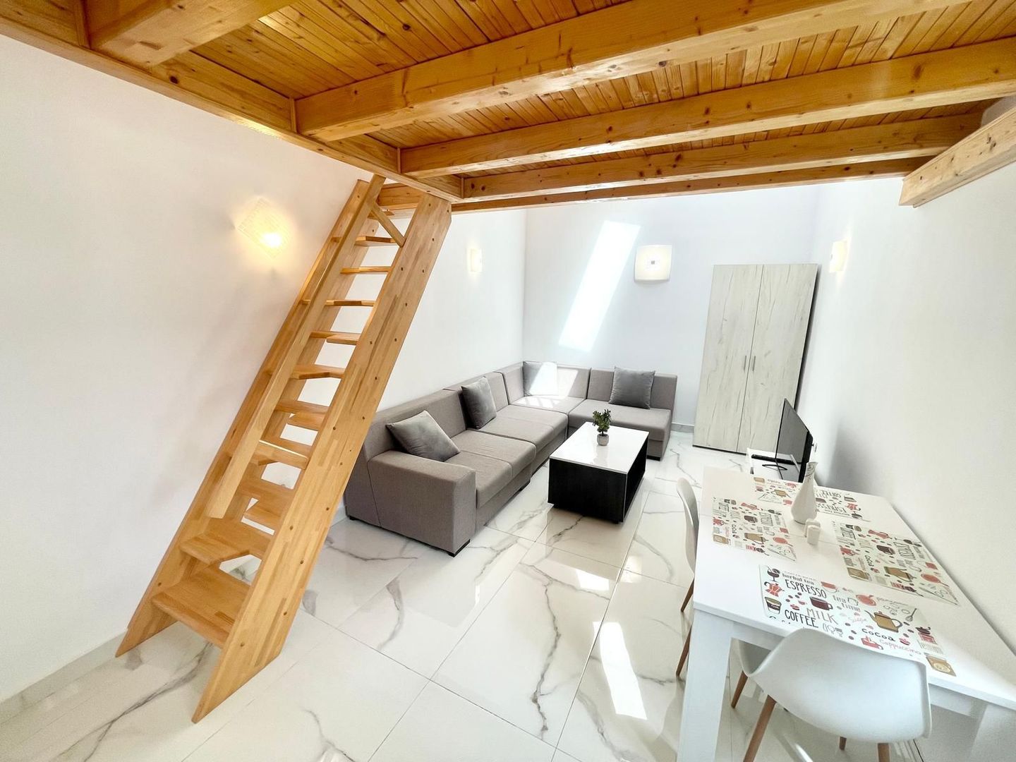 Apartament de închiriat – Zona Parcul Carol / Tineretului - Poză 1