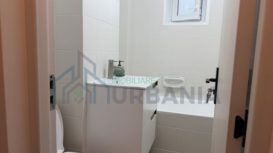Apartament cu 2 camere în centrul orașului Pașcani, etaj 2, 67 mp, bloc cu lift - Poză 4