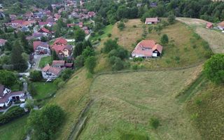Casă tradițională sat Poarta, comuna Bran teren 4000 mp - Poză 1
