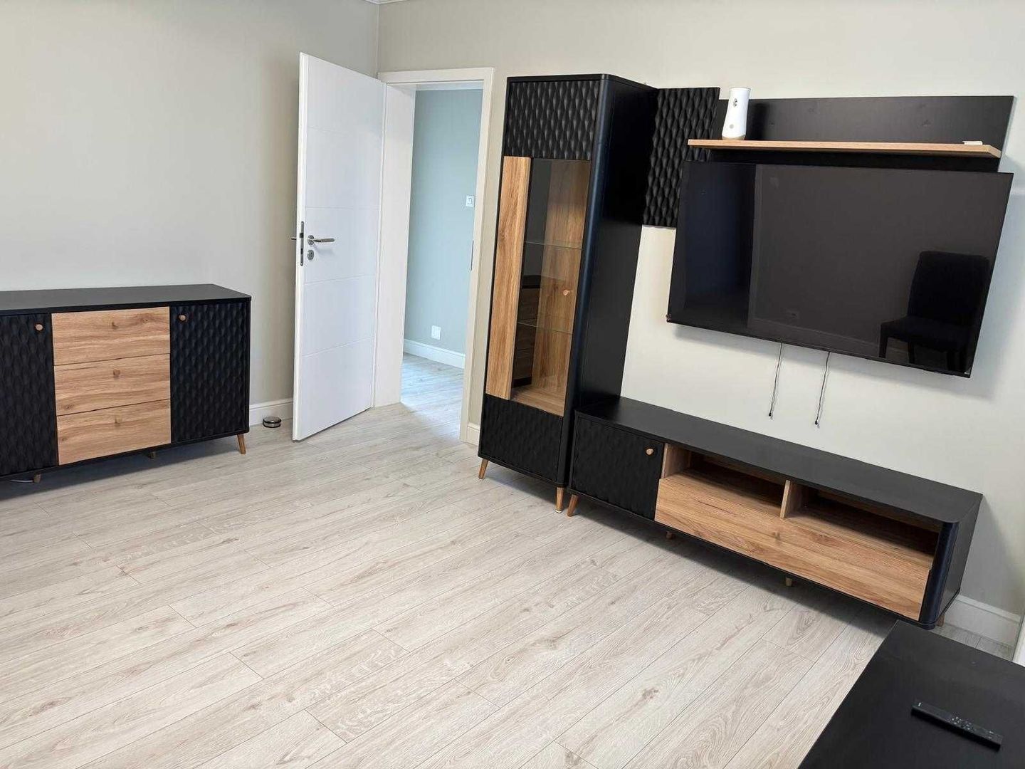 Apartament 3 camere cu vedere panoramica spre Parcul Circului - Poză 3