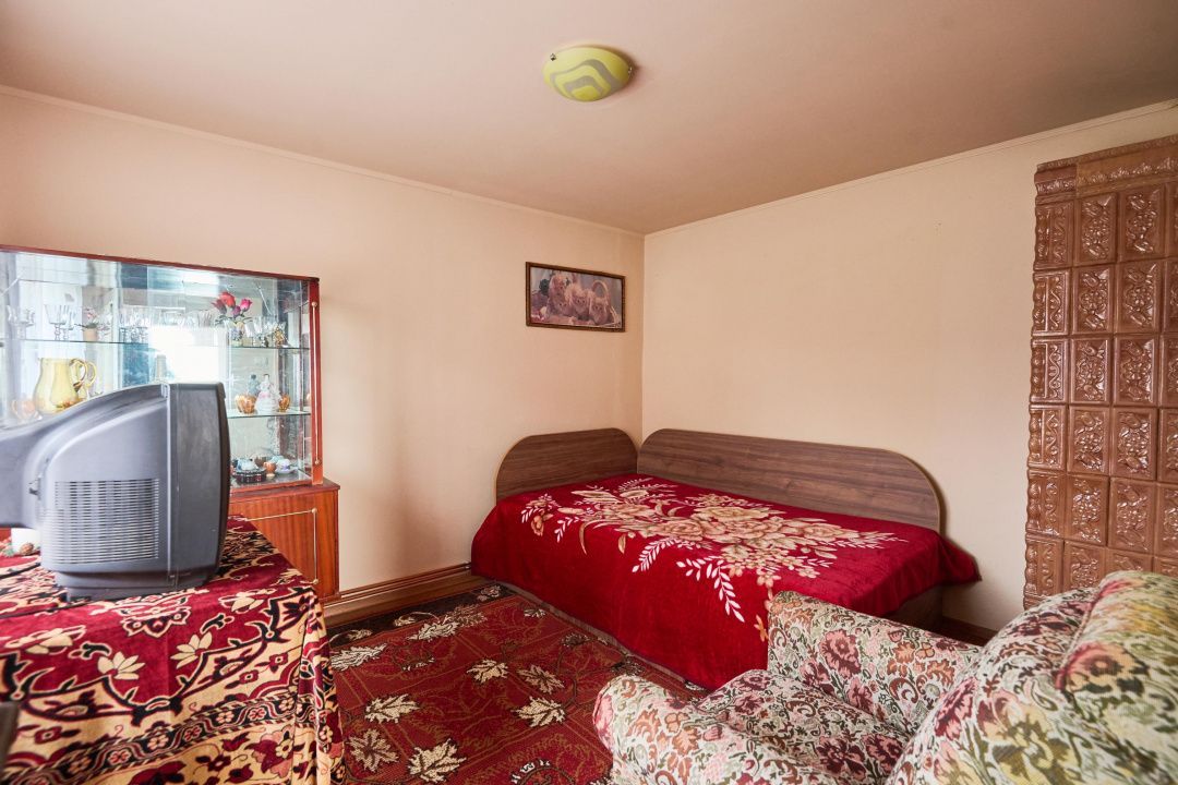 Casa individuala  Leresti la strada principala+ teren 831 mp, utilitati complete - Poză 3