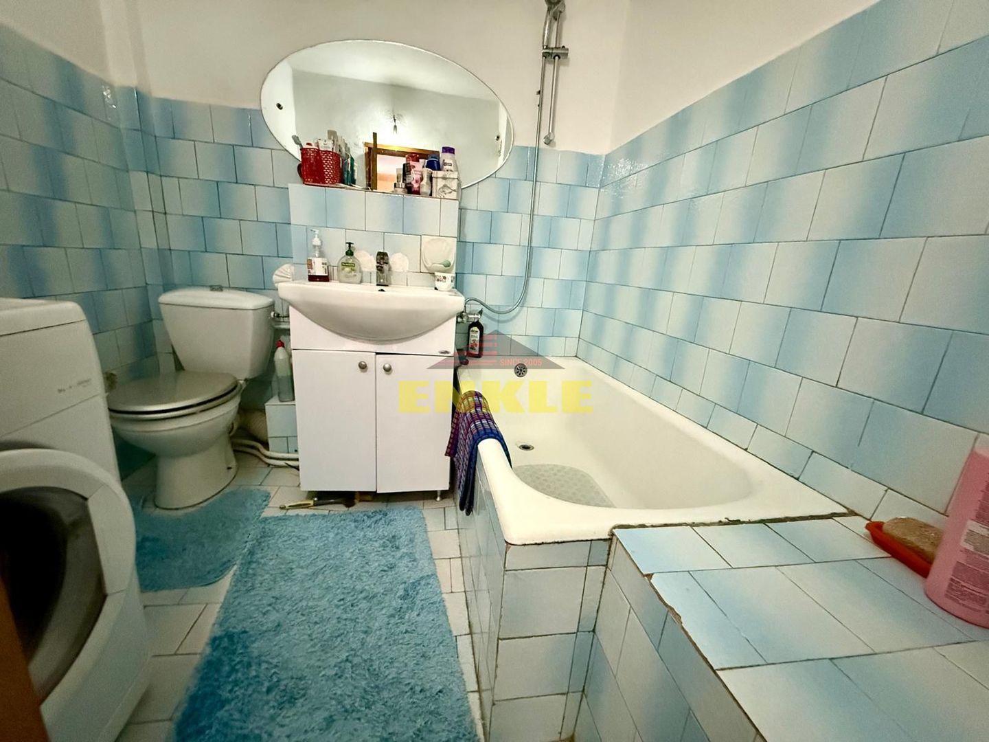 Apartament spațios de vânzare – Zona Școala 16 - Poză 8