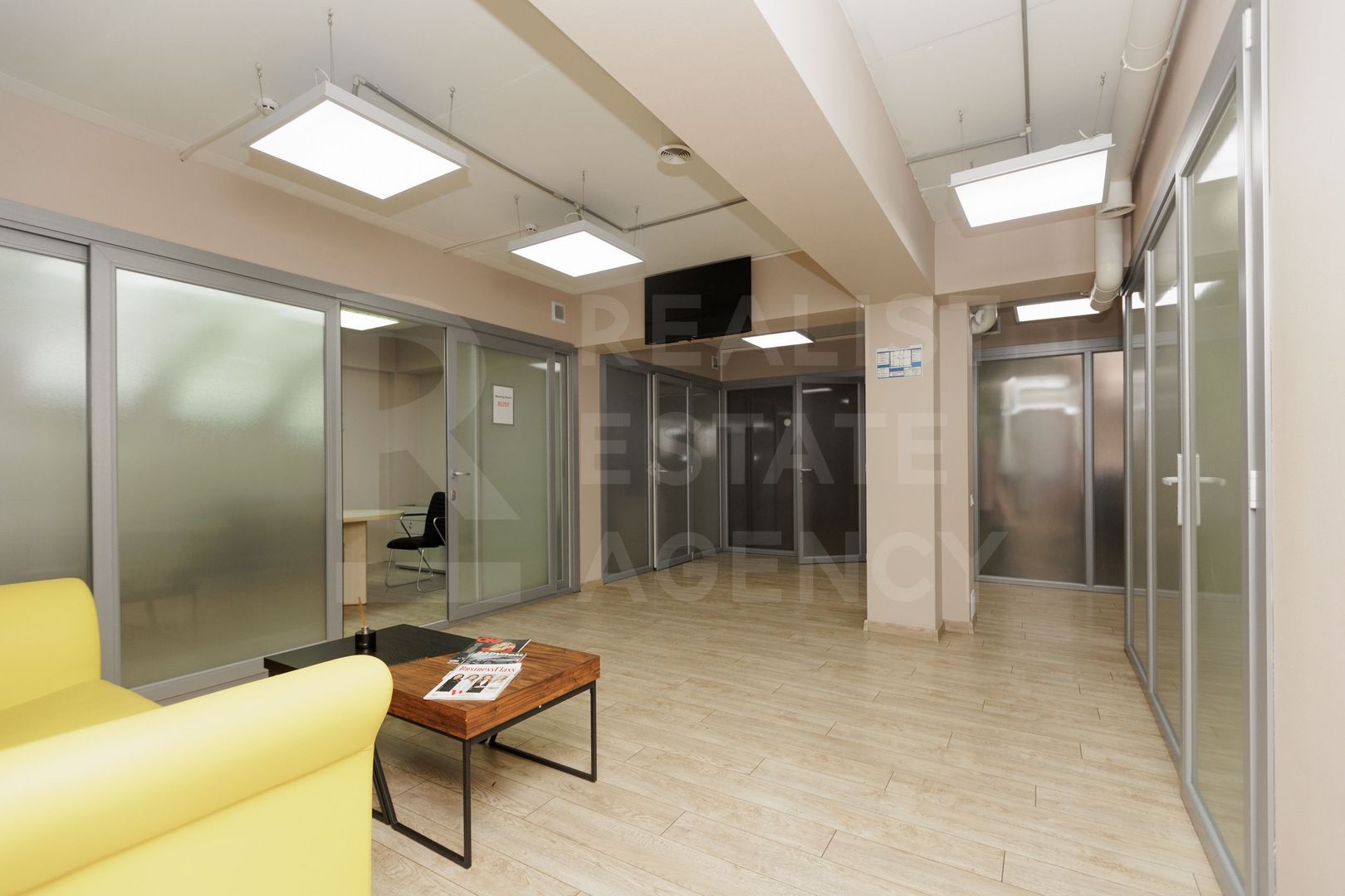 Chirie, oficiu 157 mp, strada București, Centru - Poză 5