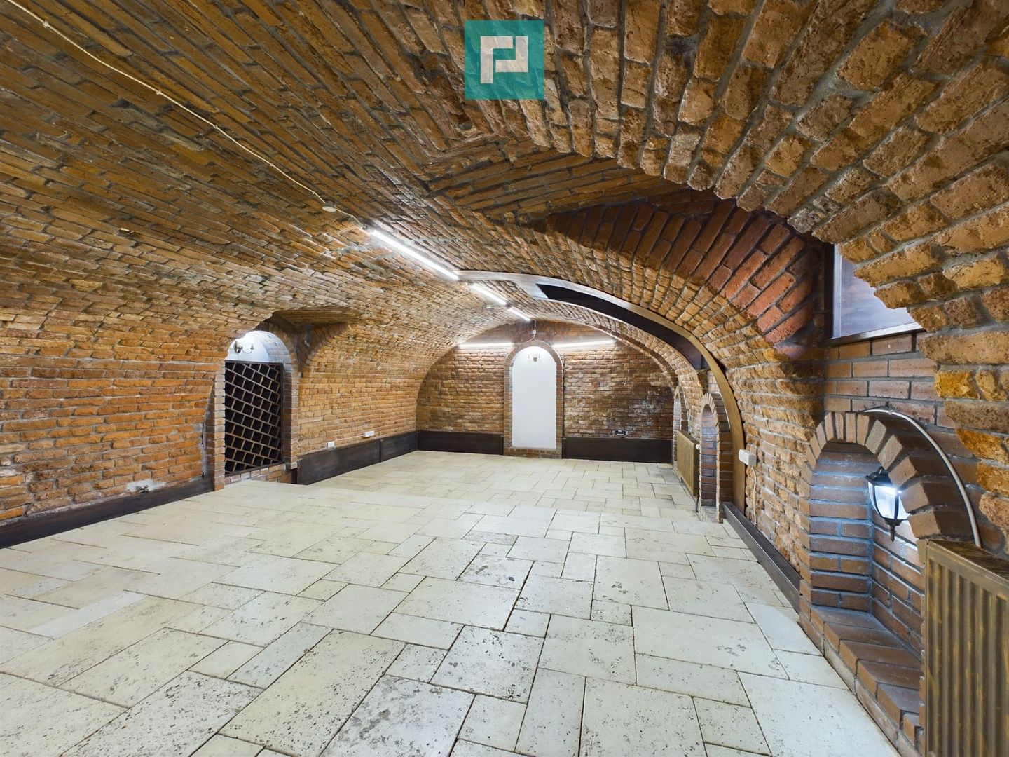 Spațiu Ultracentral Demisol de închiriat - Poză 5