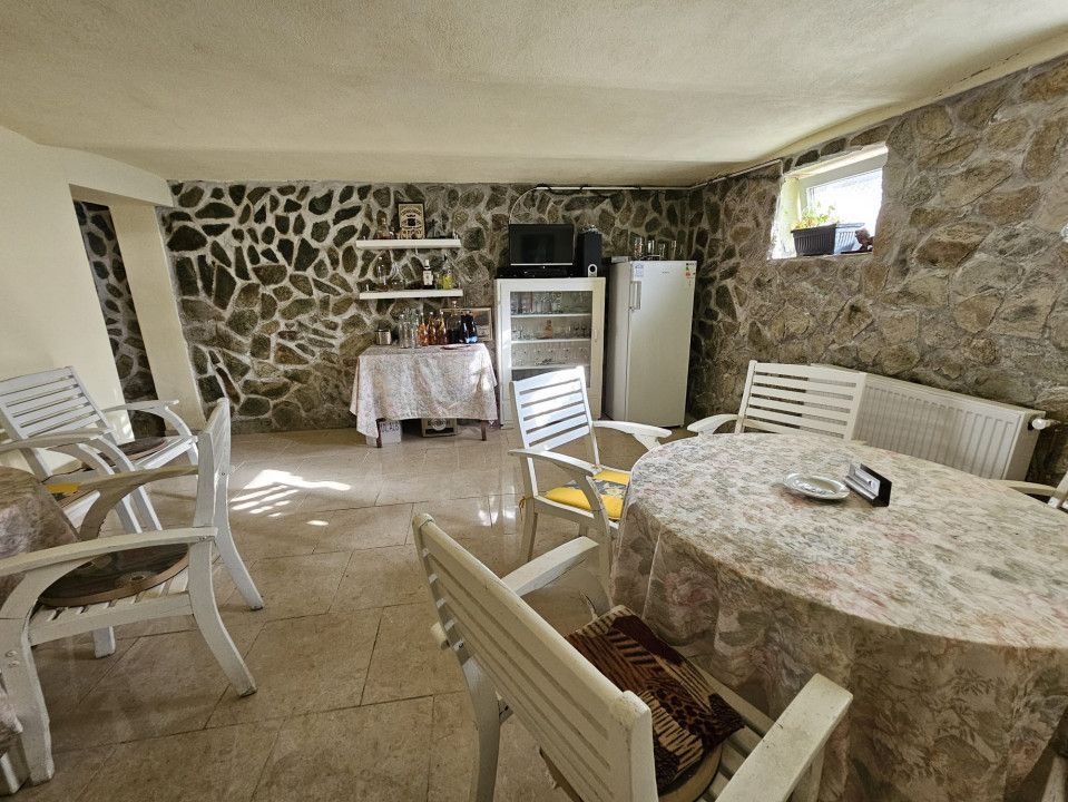 Casa mare, solida, Timisoara, D+P, 5 camere, 2 bai, Zona Lipovei - Poză 19