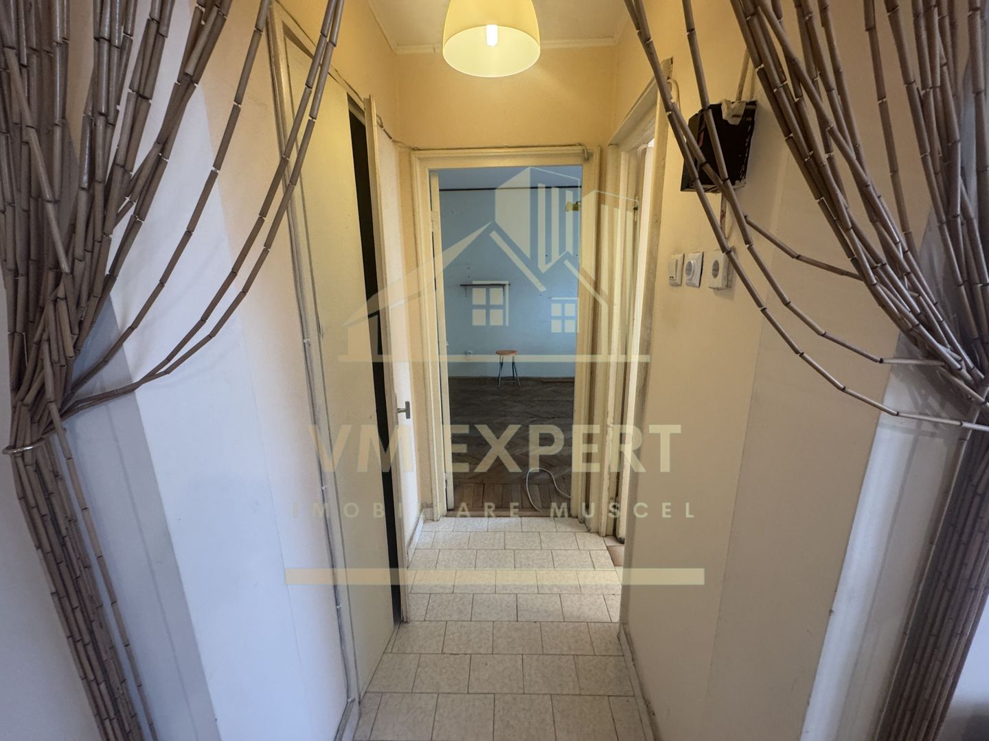 APARTAMENT 2 CAMERE ETAJ 2 CAMPULUNG - Poză 6