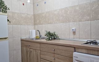 Garsonieră modernă, etaj 2, AC, 5 min metrou Titan - Poză 6