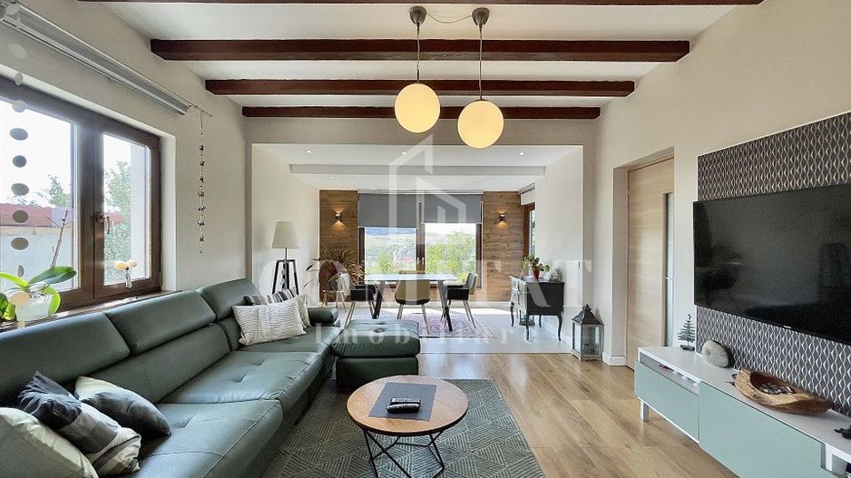 Casă cochetă cu teren generos și panoramă Chinteni - Poză 1