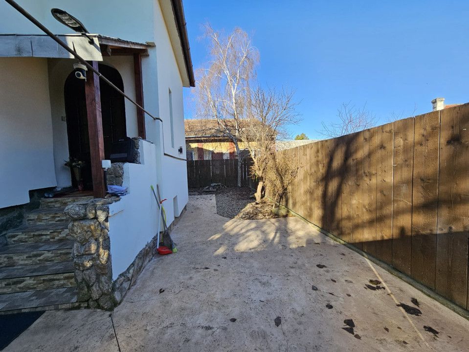 Casa mare, solida, Timisoara, D+P, 5 camere, 2 bai, Zona Lipovei - Poză 29