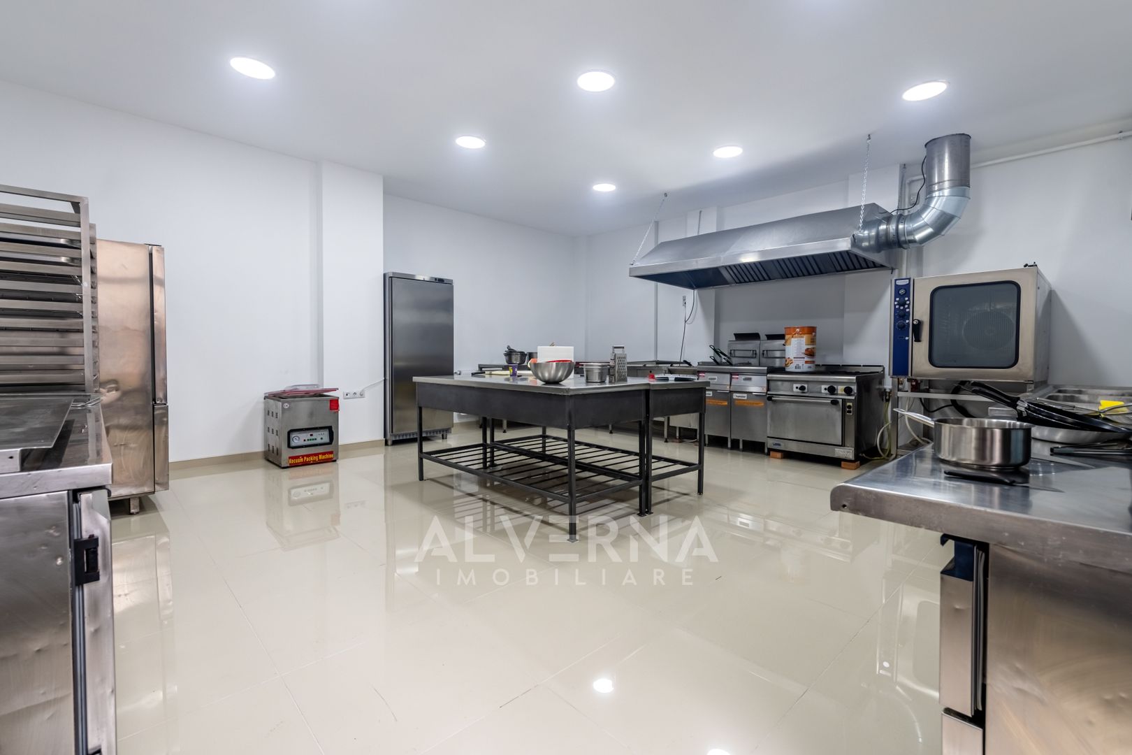 Spatiu recent renovat | 87mp | curent trifazic | zona ultra centrala - Poză 1