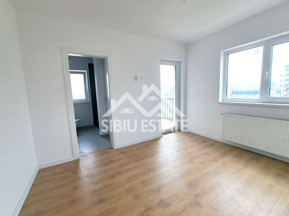 Apartament Sibiu 4 camere, 2 bai NOU lift si parcare - Poză 3