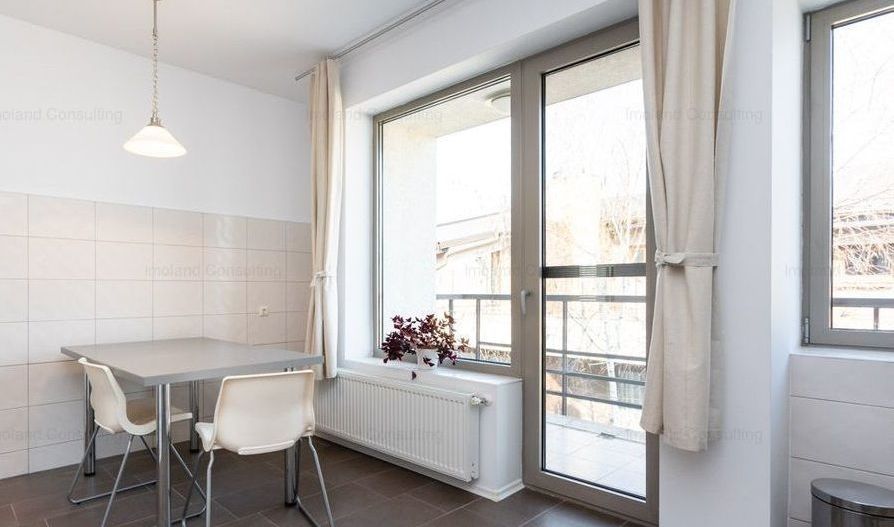 Apartament 3 camere de închiriat spațios proaspăt renovat - Poză 13