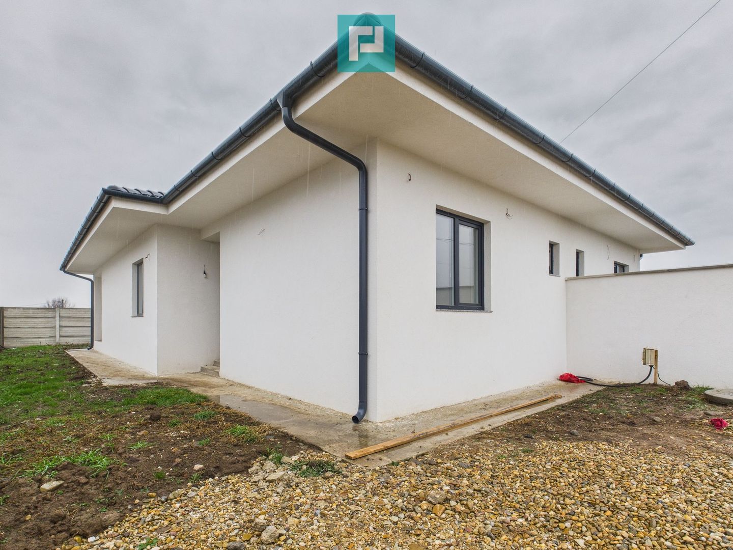 Casă nouă, modernă  la alb– Nojorid, jud. Bihor - Poză 2