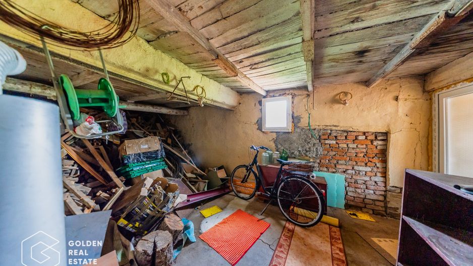 Casa situata in comuna Seitin, la cheie - Poză 33