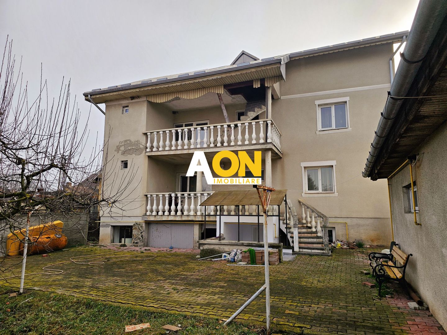 Casa 10 camere, 878 mp teren, toate utilitatile, Barabant - Poză 1