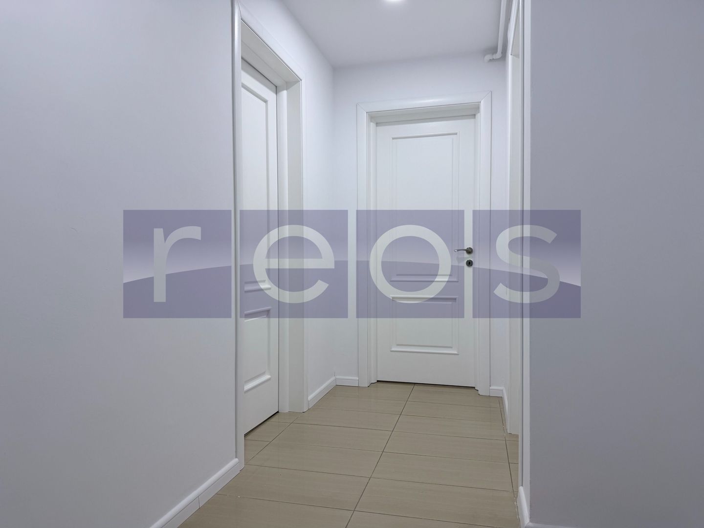 VANZARE 3 CAMERE | ETAJ 1/1 | LOC PARCARE INCLUS | VEDERE PISCINA | COSMOPOLIS - Poză 11