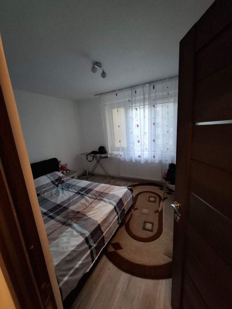 Apartament 3 camere/et 2/62 mp/ 70000E neg - Poză 4