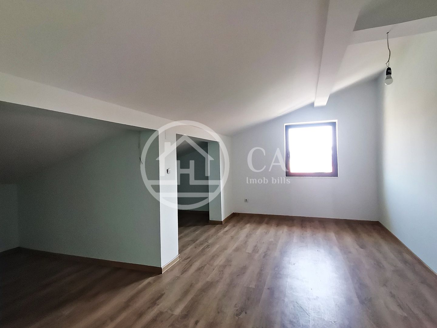 Casa de vanzare cu 7 camere în zona Dimitrie Cantemir, Oradea - Poză 1
