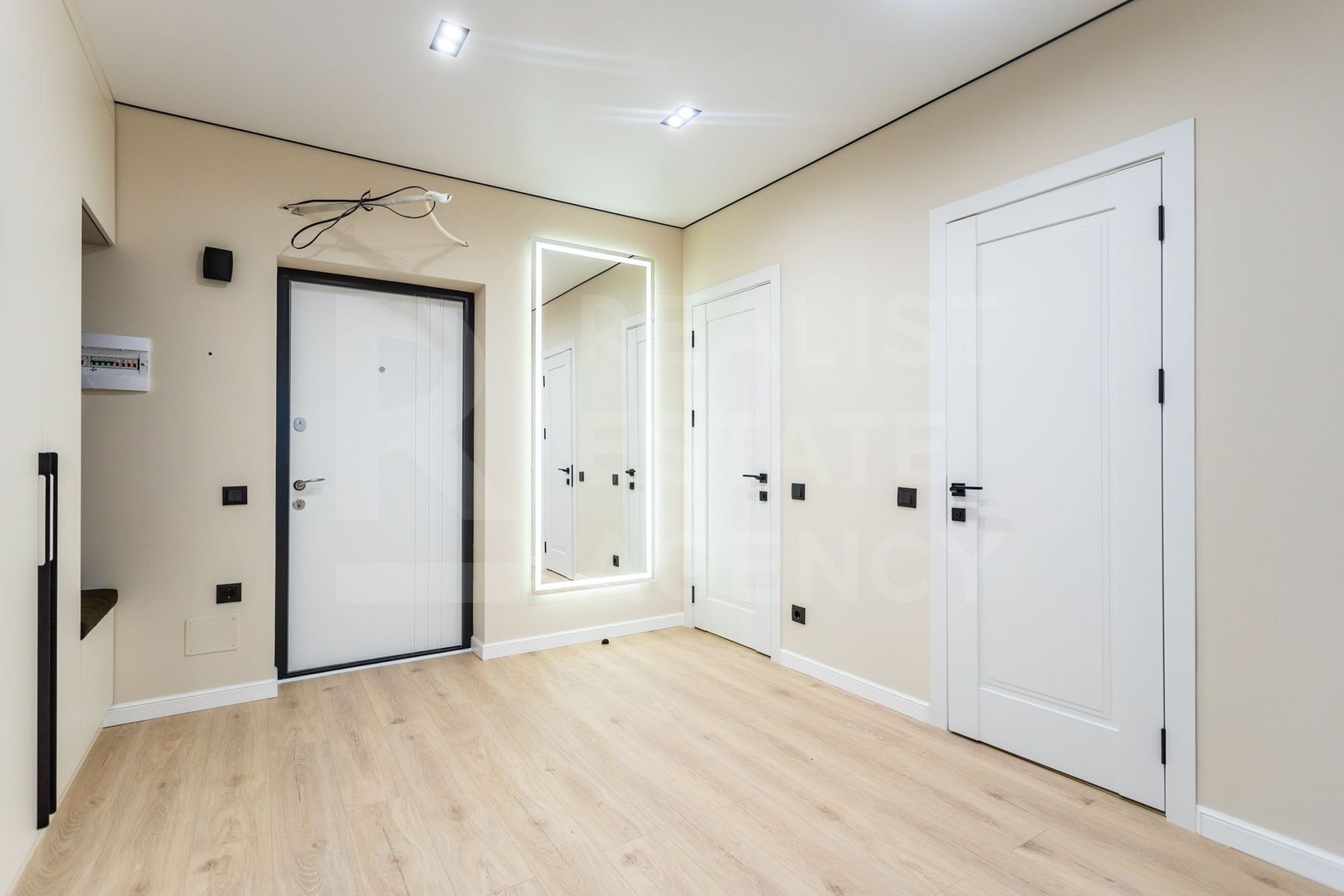 Vânzare, apartament,3 camere, Strada Nicolae Milescu Spătarul, Ciocana - Poză 19