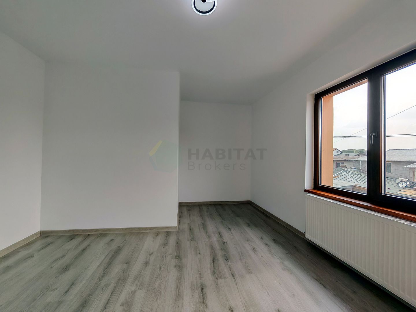 Vilă Individuală cu o curte generoasa zona Aparatorii Patriei - Poză 13